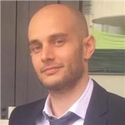 Passionné des mots et des langues propose un soutien scolaire en français et en anglais. Tout niveau.